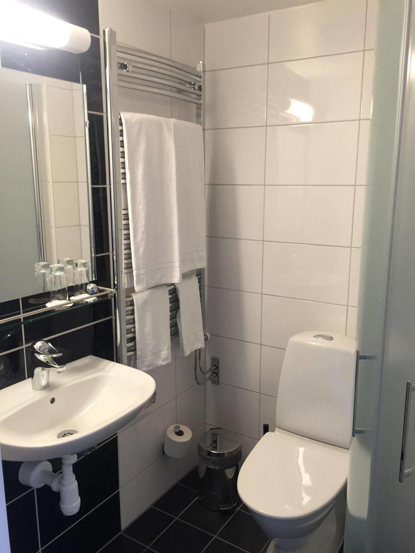 Hotell Hulingen Hultsfred Kültér fotó